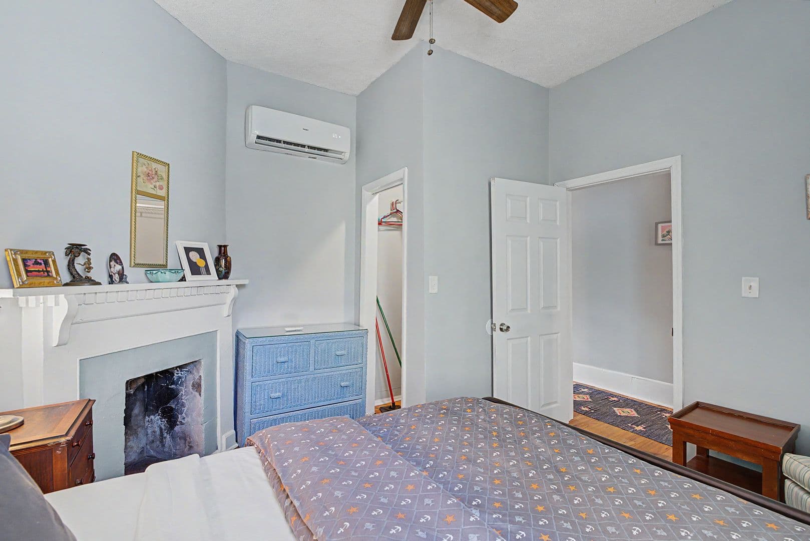 Savannah House: 530 e gordon lane