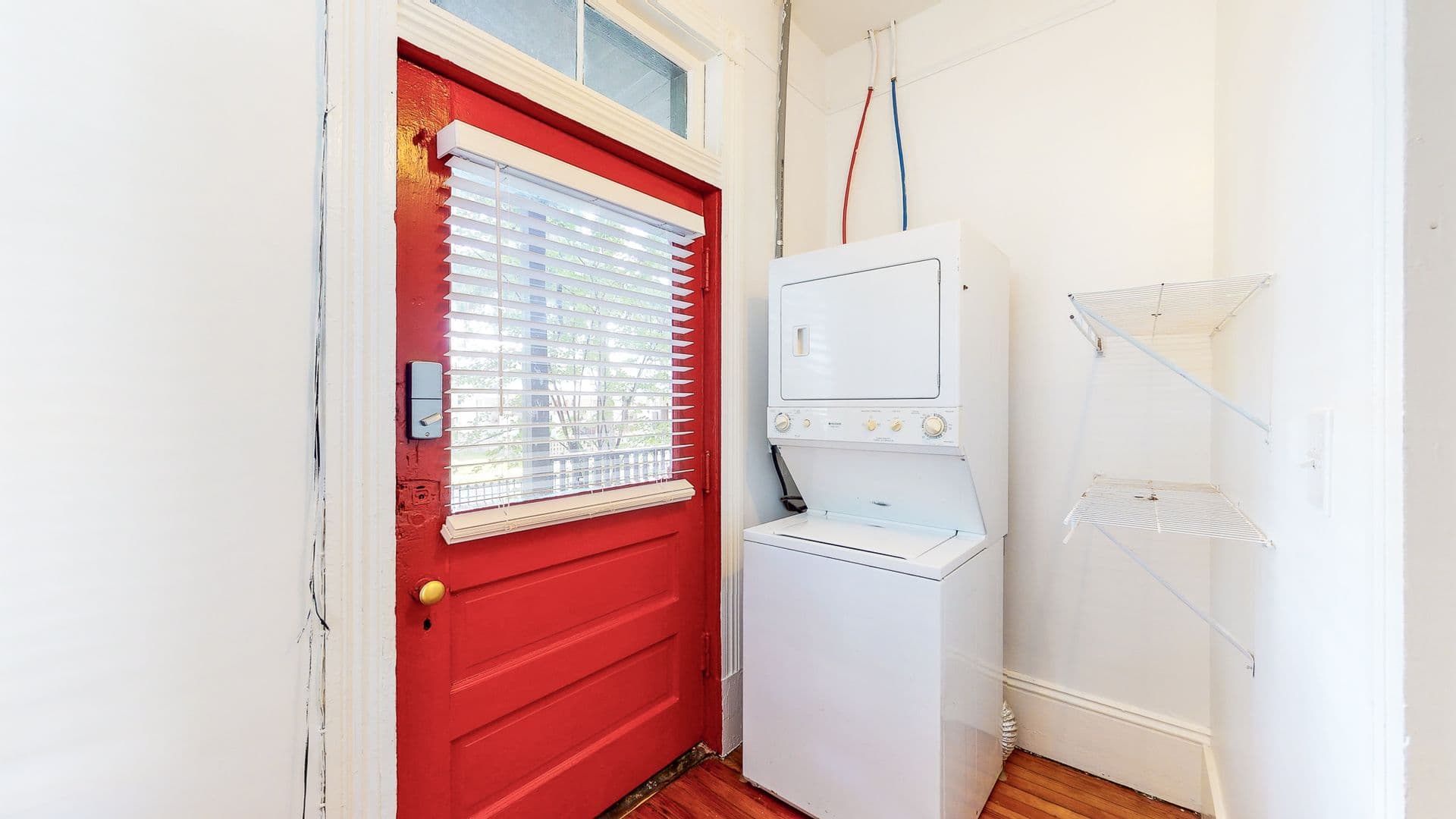 Savannah Apartment: 123 W 41st