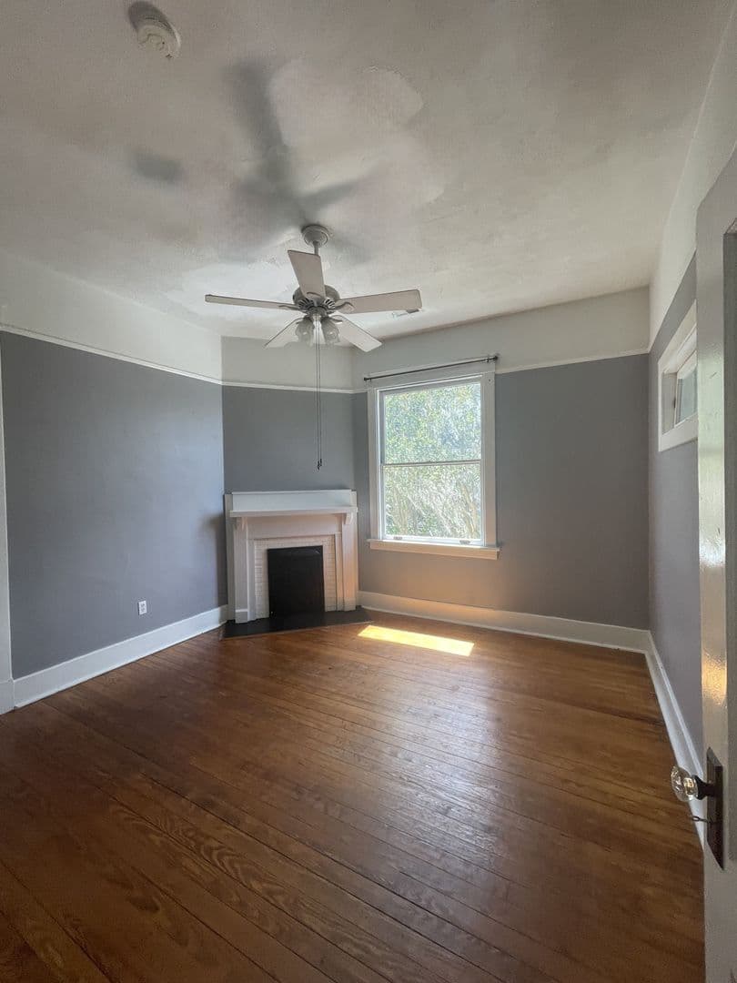 Savannah Apartment: 418 e 40th st