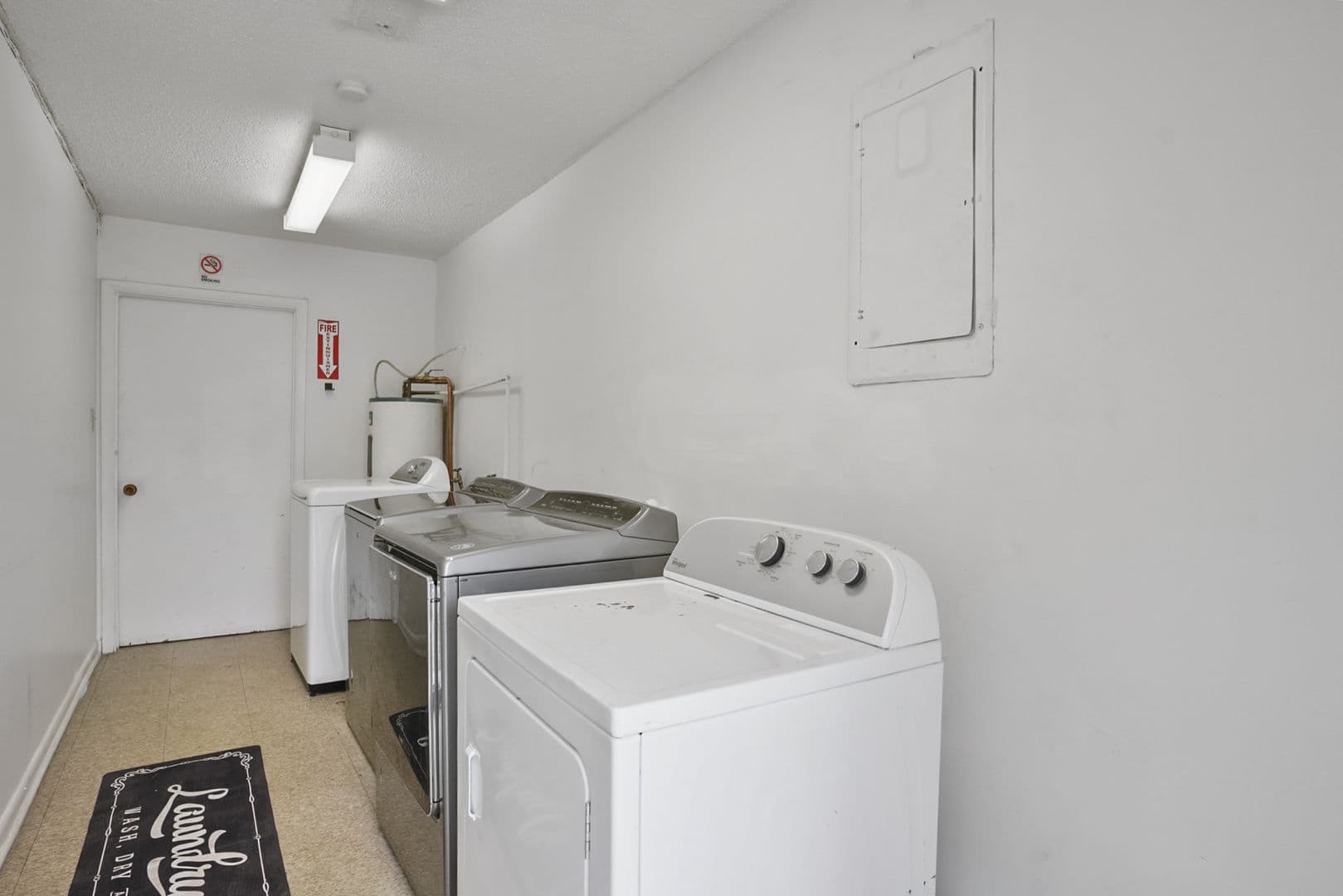 Savannah Apartment: 1220 E Victory Dr