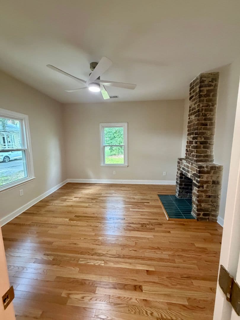 Savannah Apartment: 610 E Duffy St
