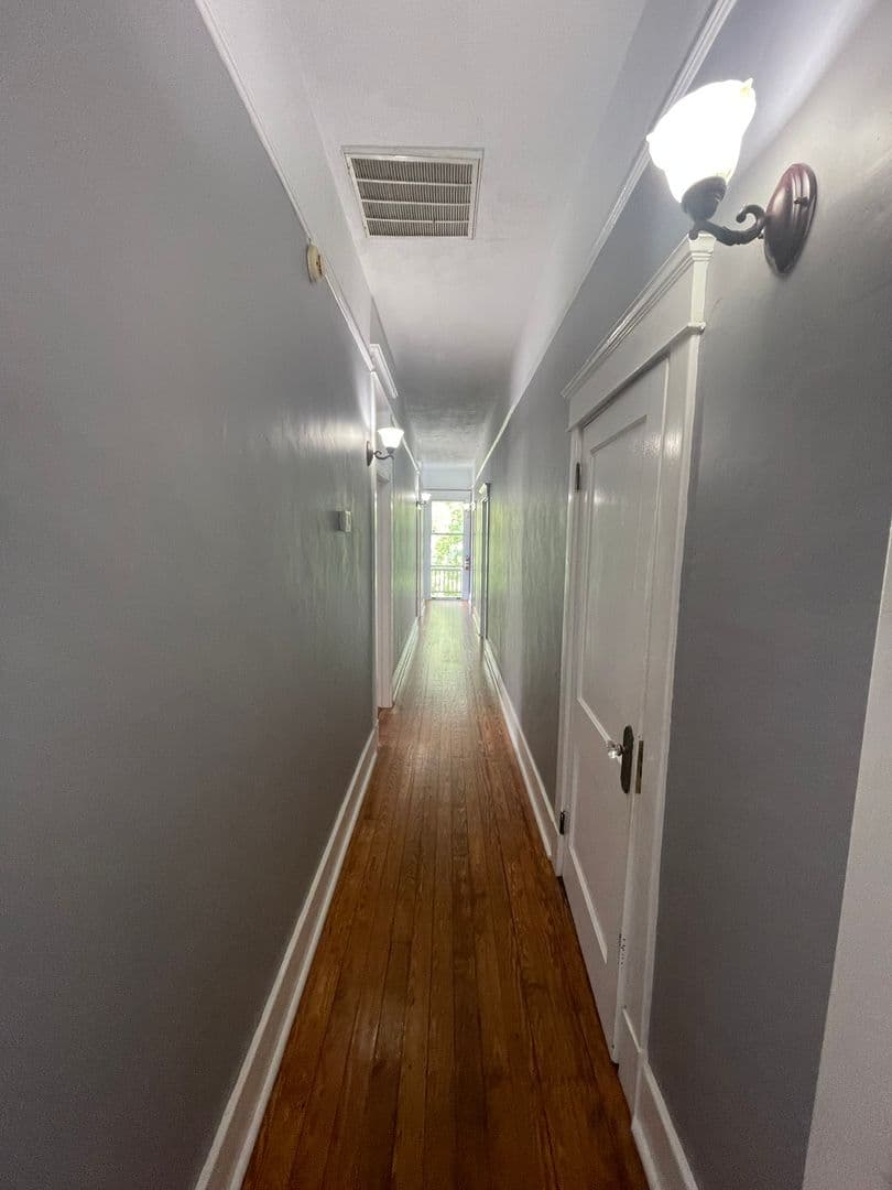 Savannah Apartment: 418 e 40th st
