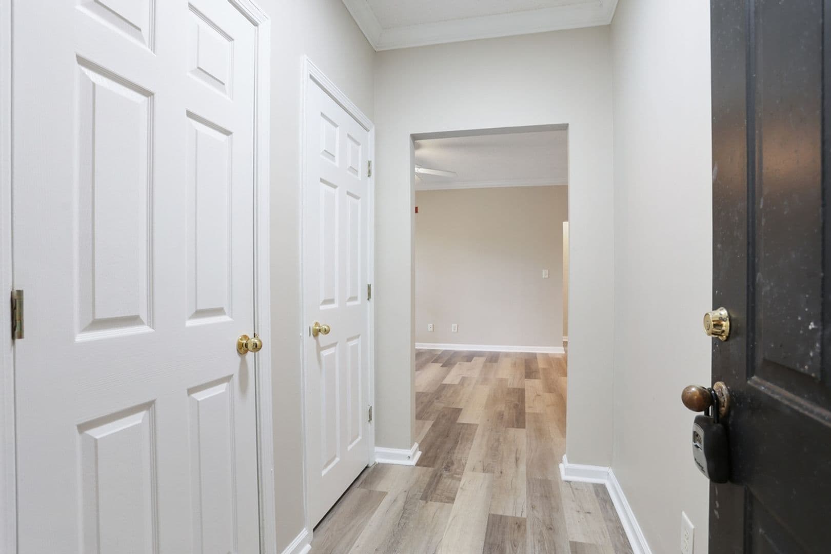 Savannah House: 1205 Walden Park
