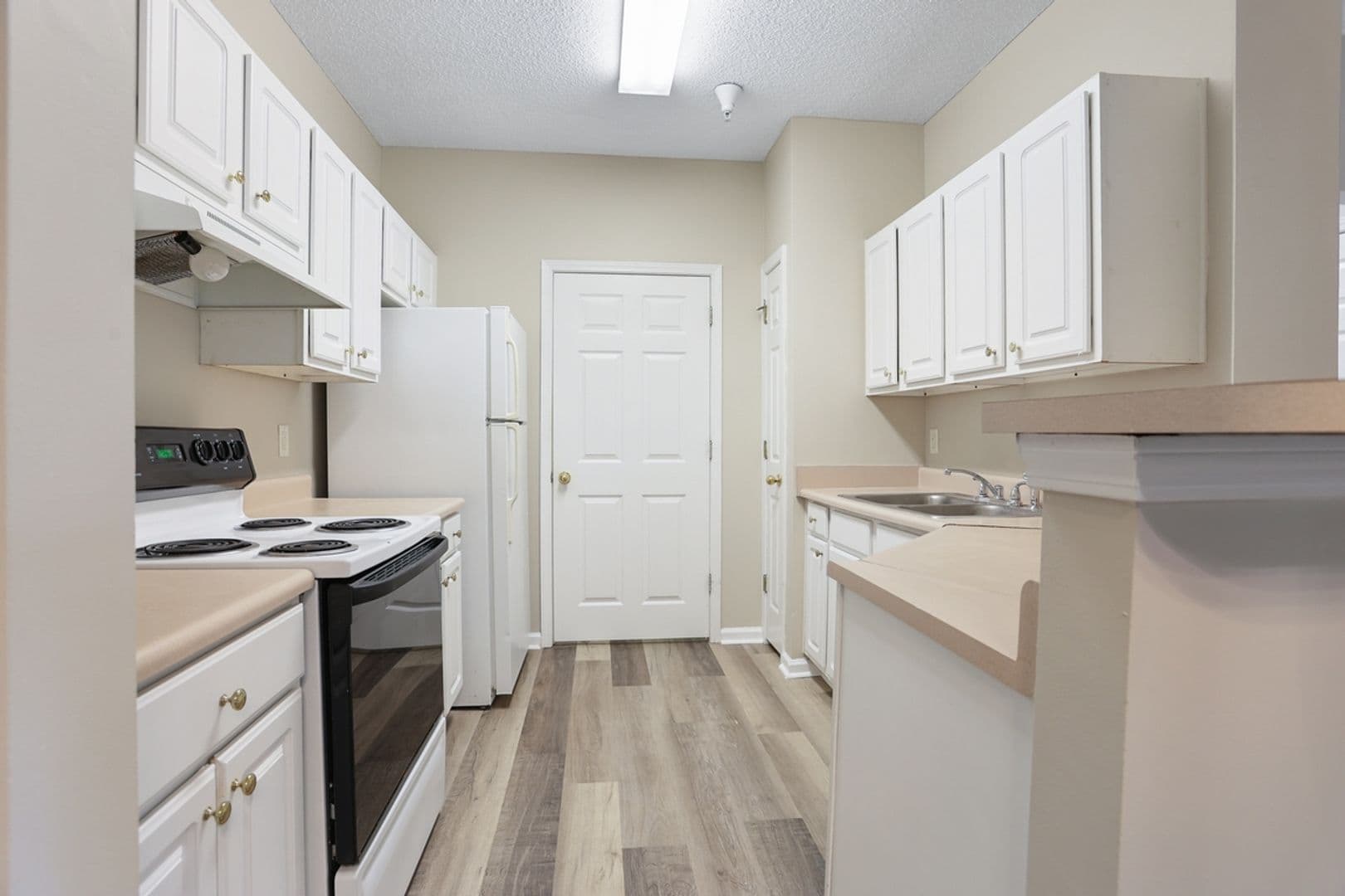 Savannah House: 1205 Walden Park