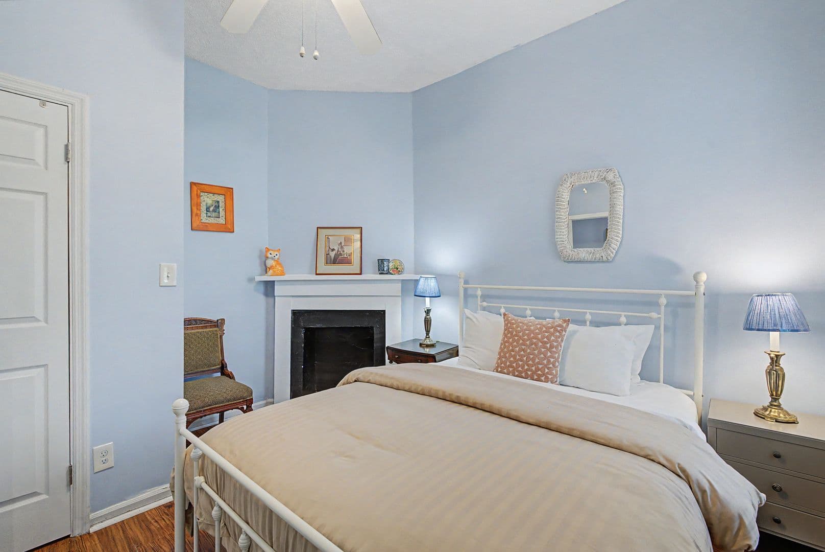Savannah House: 534 e gordon lane