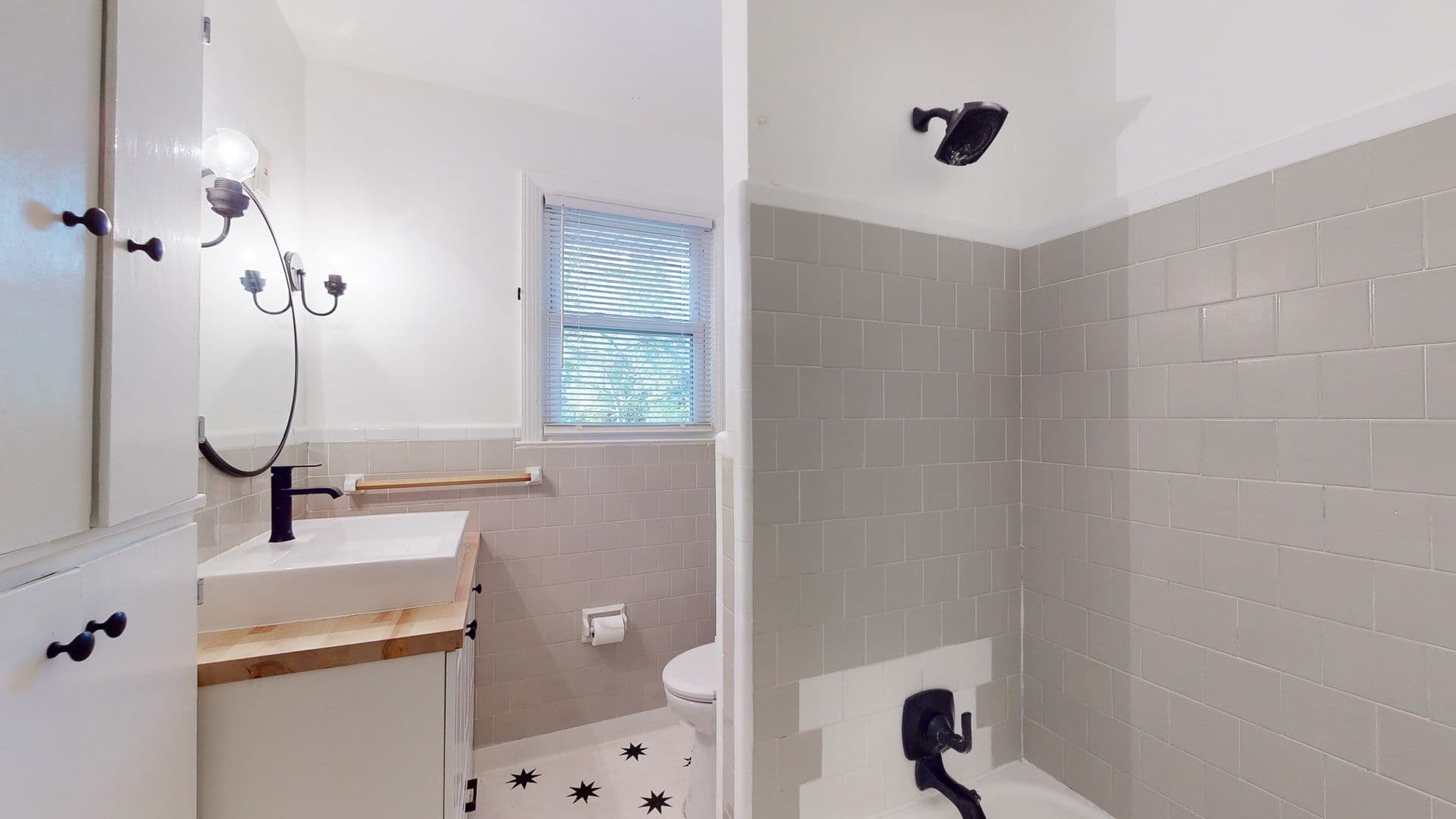 Savannah House: 329 Oxford dr