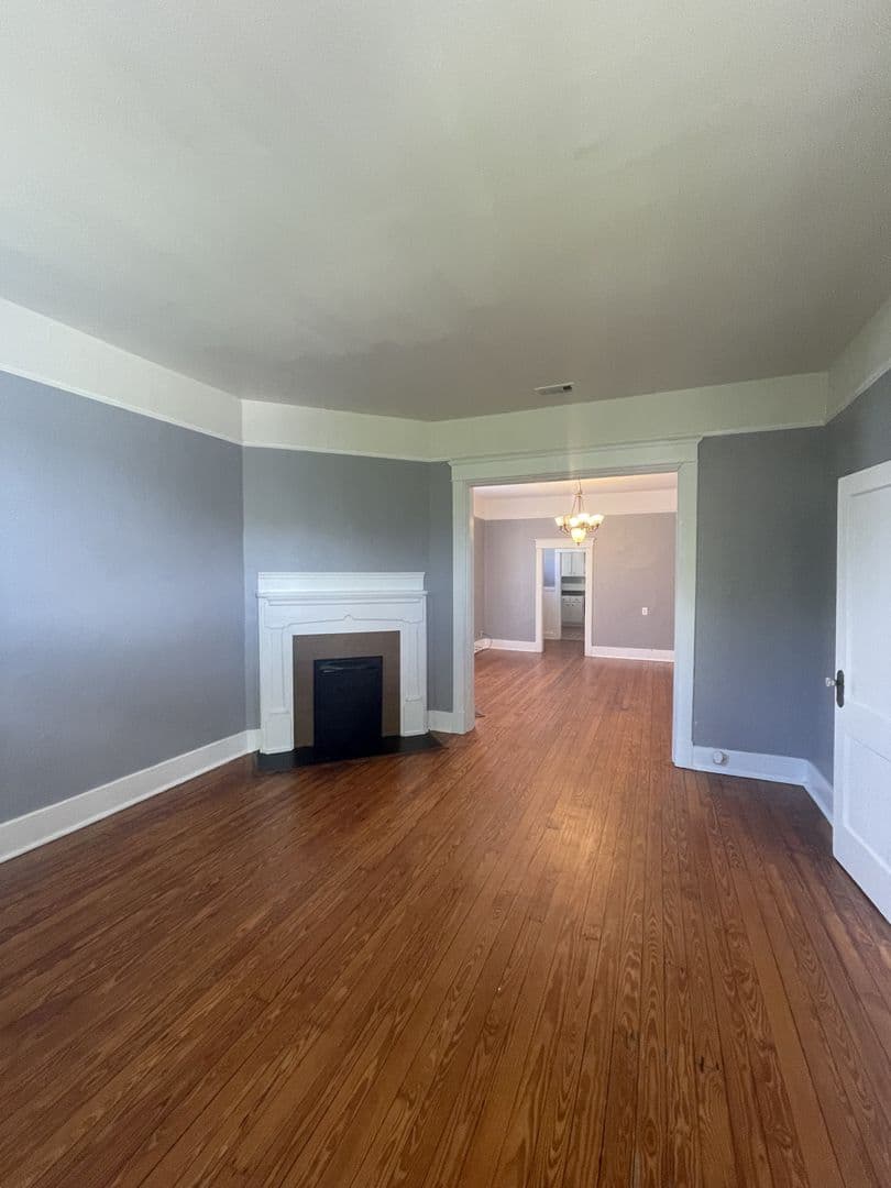 Savannah Apartment: 418 e 40th st