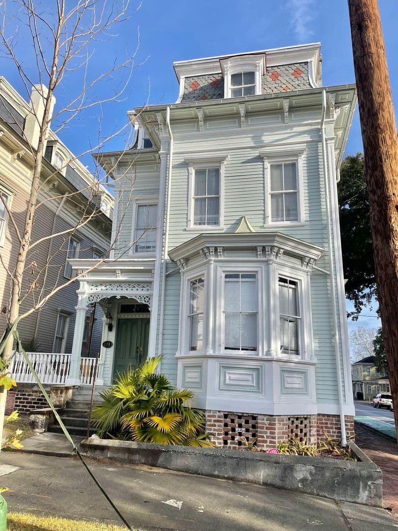Savannah Apartment: 228 E. Henry