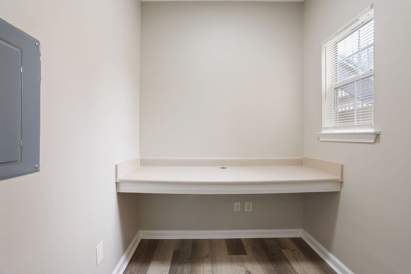 Savannah House: 1205 Walden Park