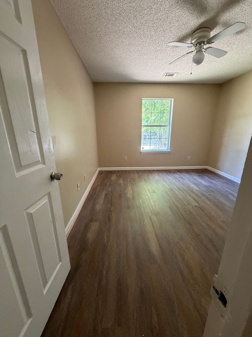 Savannah Apartment: 26 A Chatham St