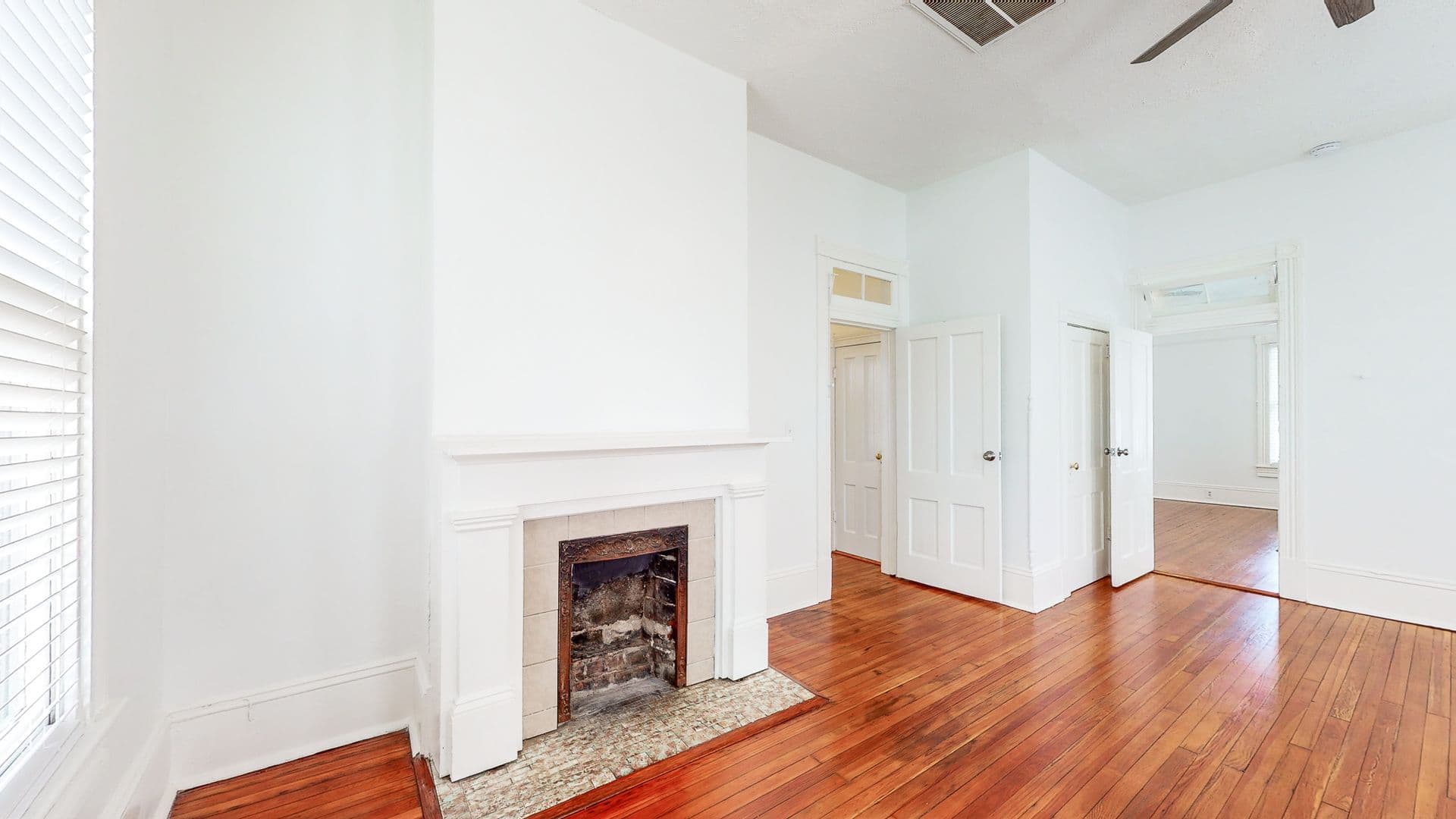 Savannah Apartment: 123 W 41st