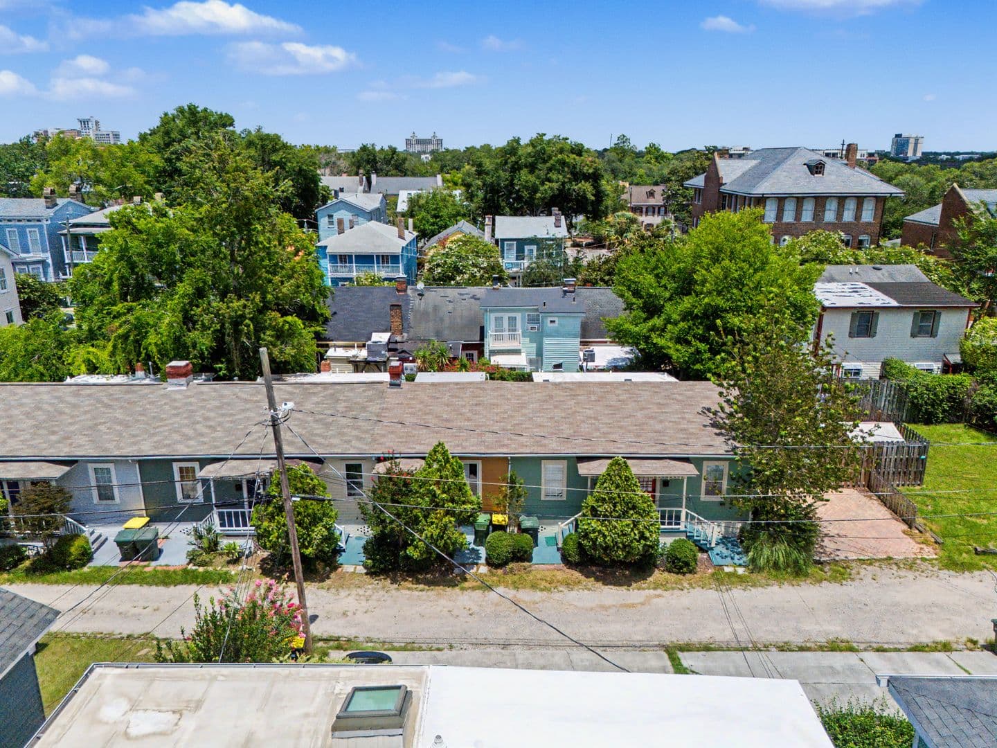 Savannah House: 530 e gordon lane