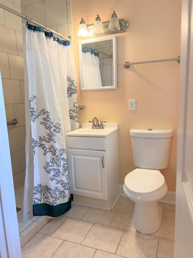 Savannah House: 308 E 40th st