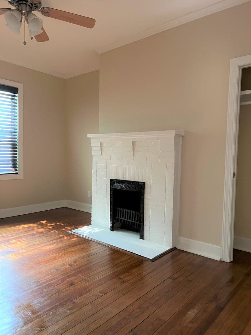 Savannah House: 308 E 40th st