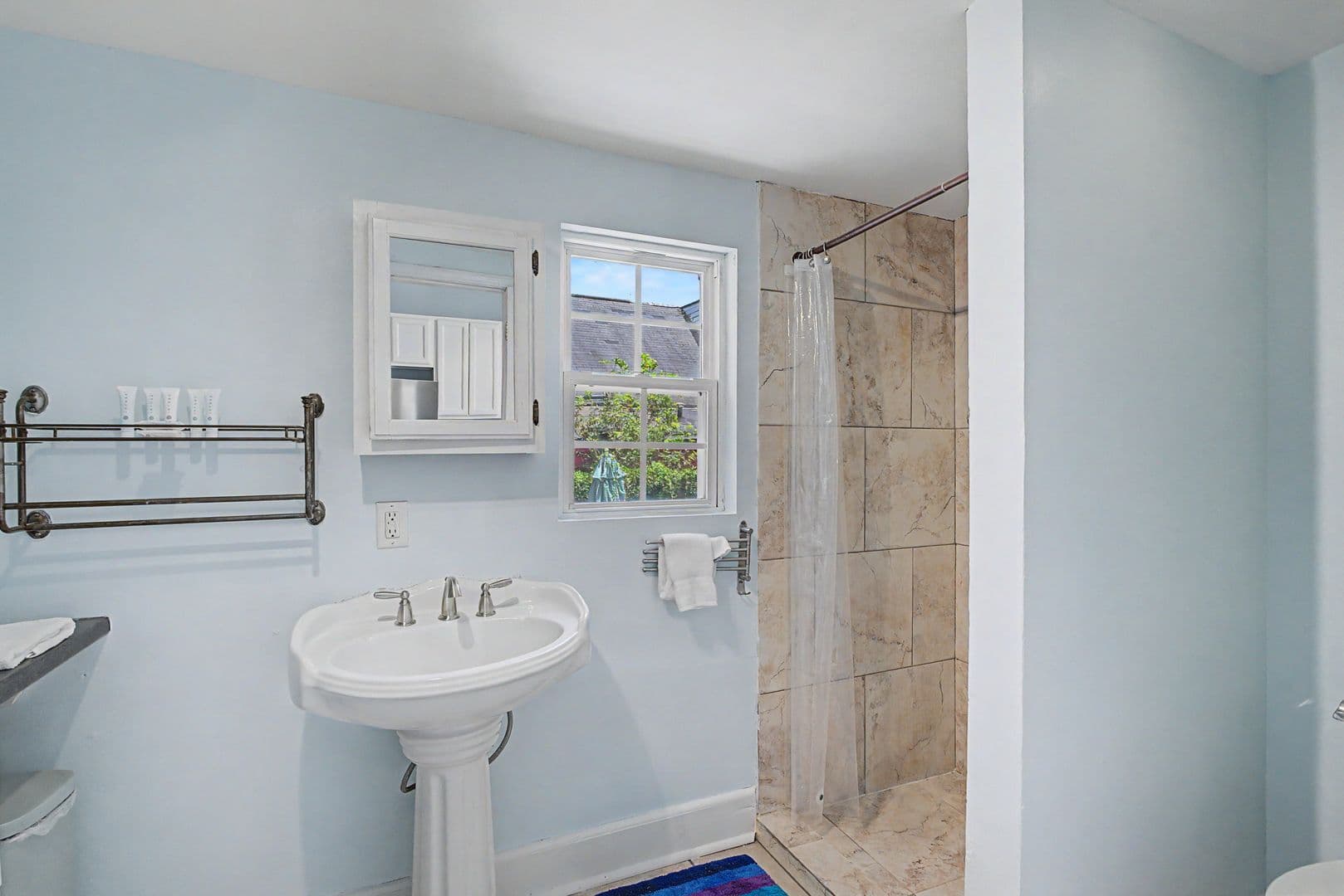 Savannah House: 530 e gordon lane