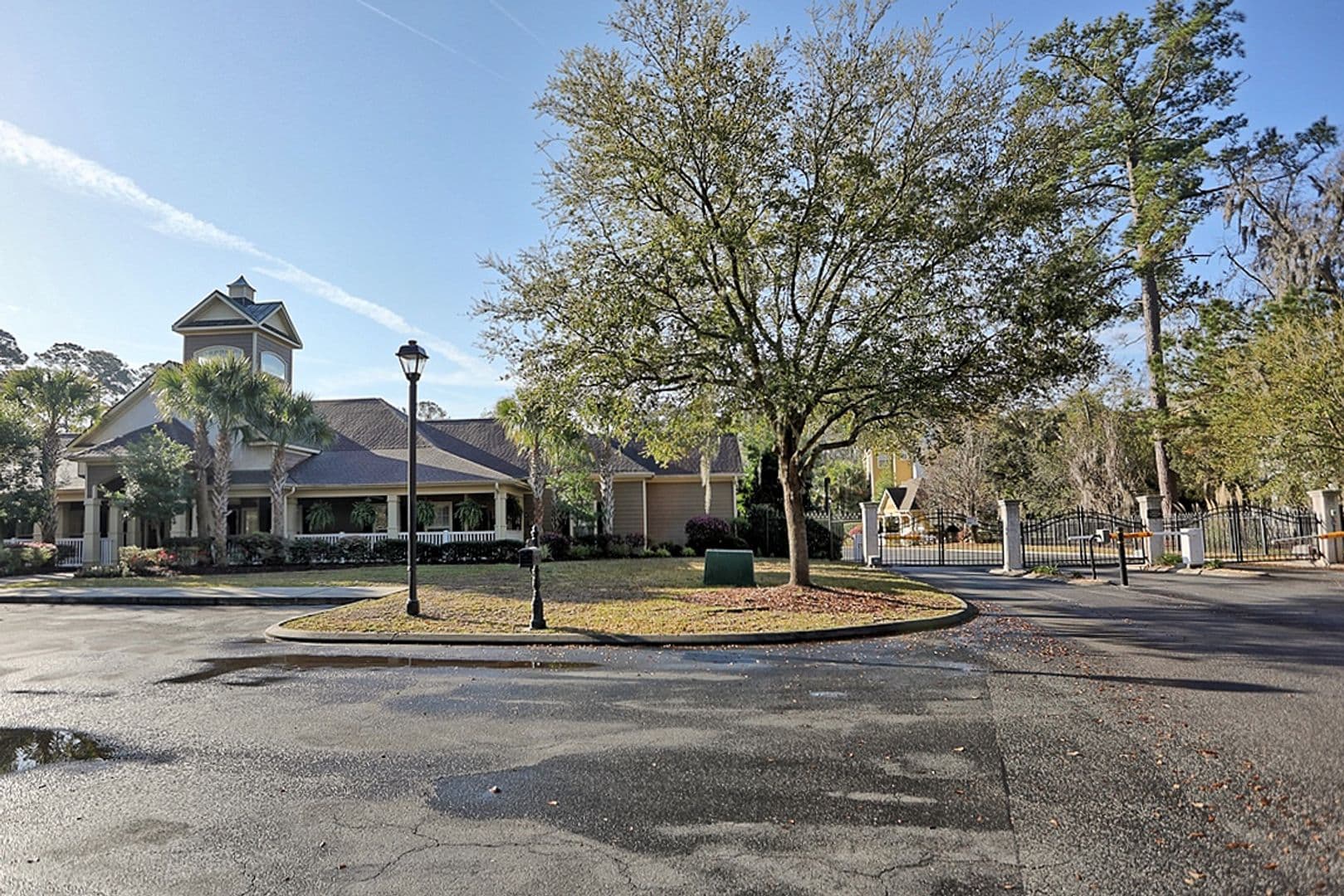 Savannah House: 1205 Walden Park
