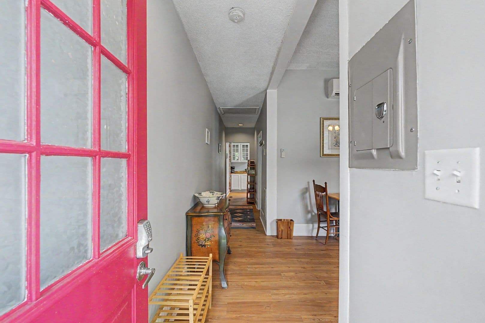 Savannah House: 530 e gordon lane