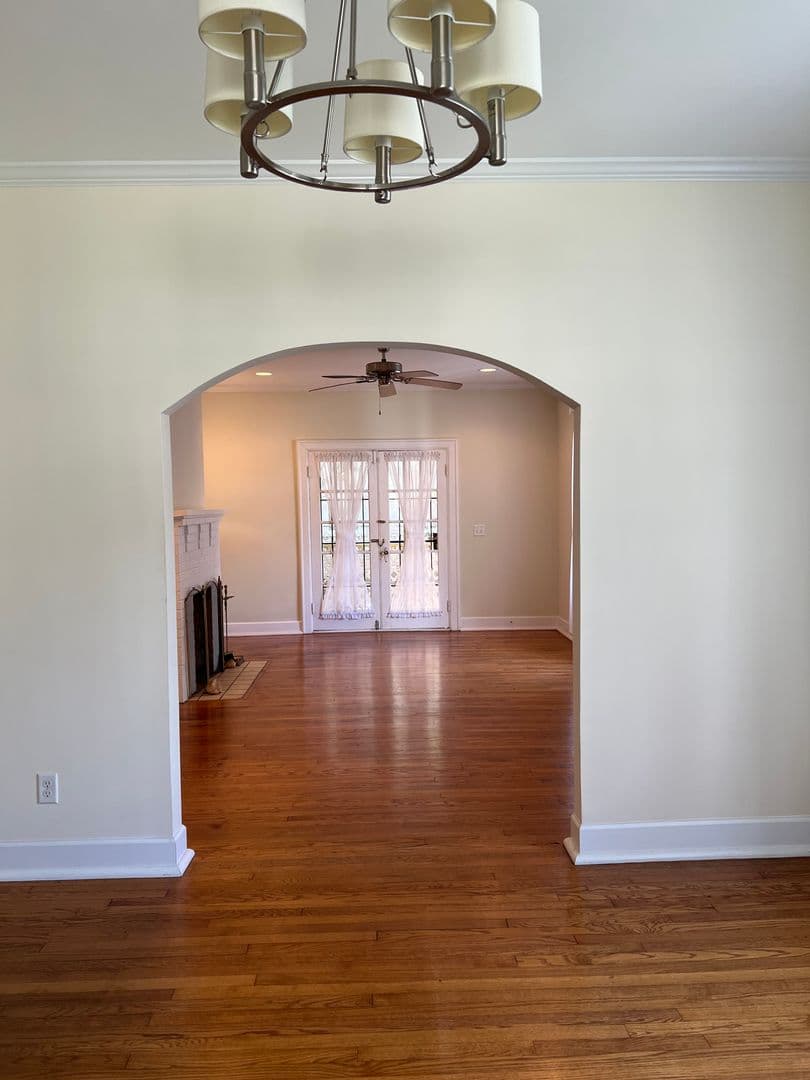 Savannah House: 308 E 40th st
