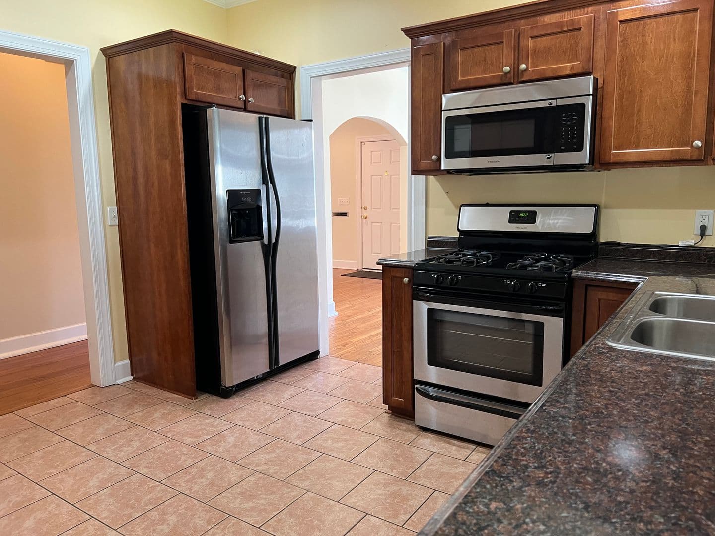 Savannah House: 308 E 40th st