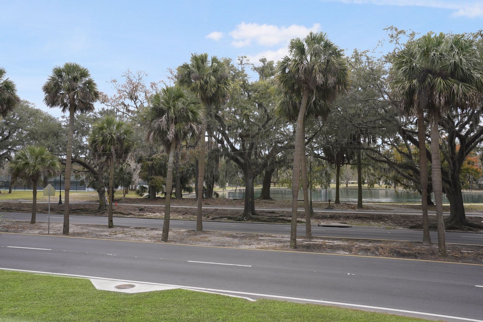 Savannah Apartment: 1220 E Victory Dr