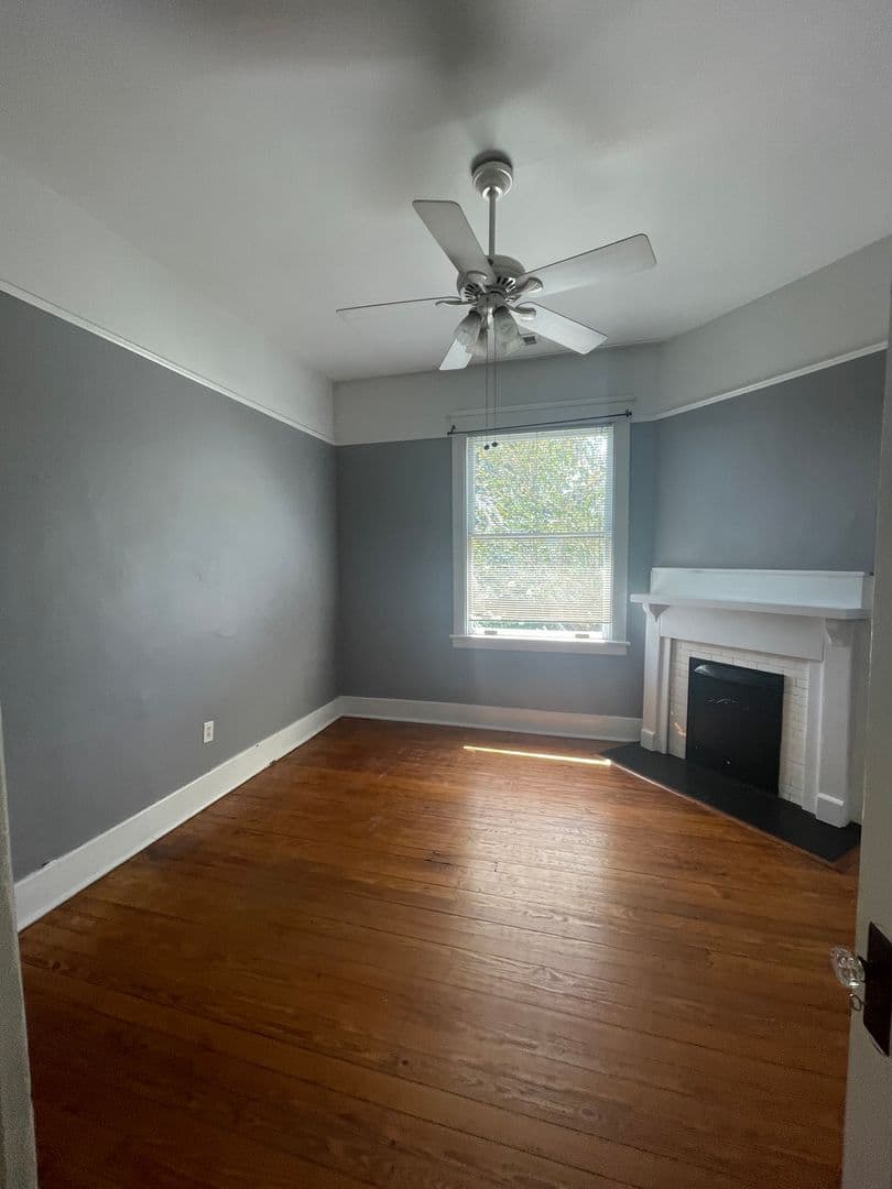 Savannah Apartment: 418 e 40th st