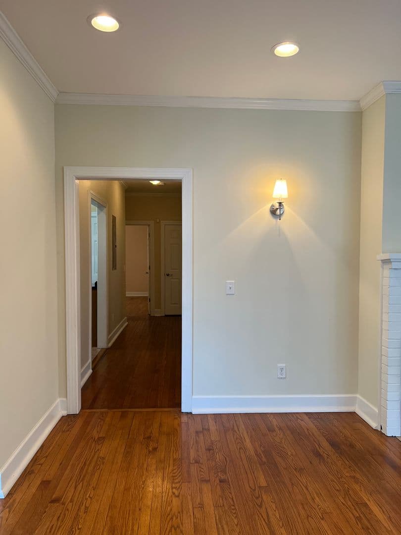 Savannah House: 308 E 40th st