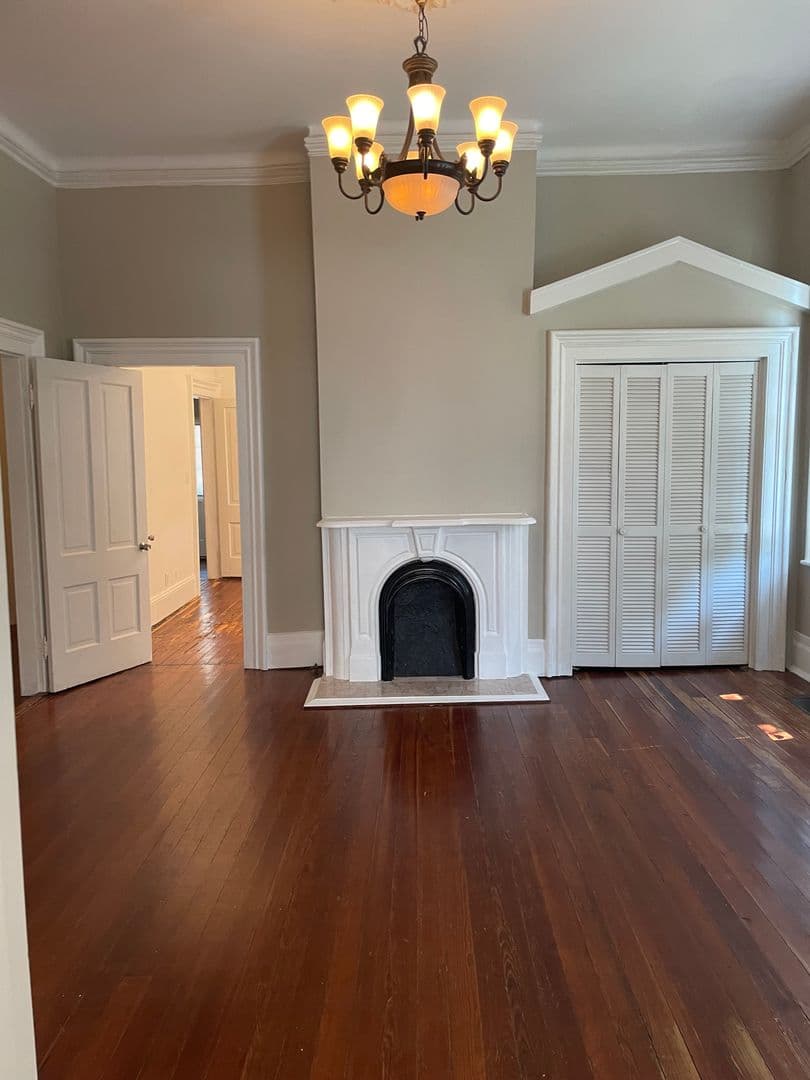 Savannah Apartment: 228 E. Henry