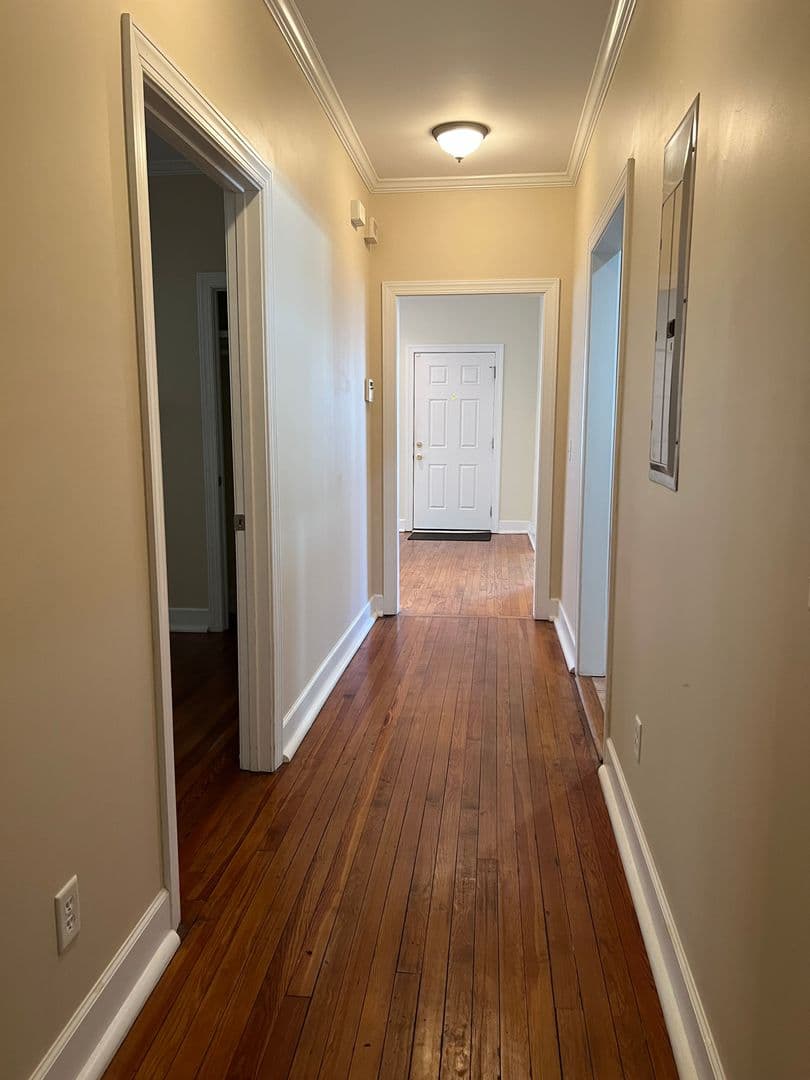 Savannah House: 308 E 40th st