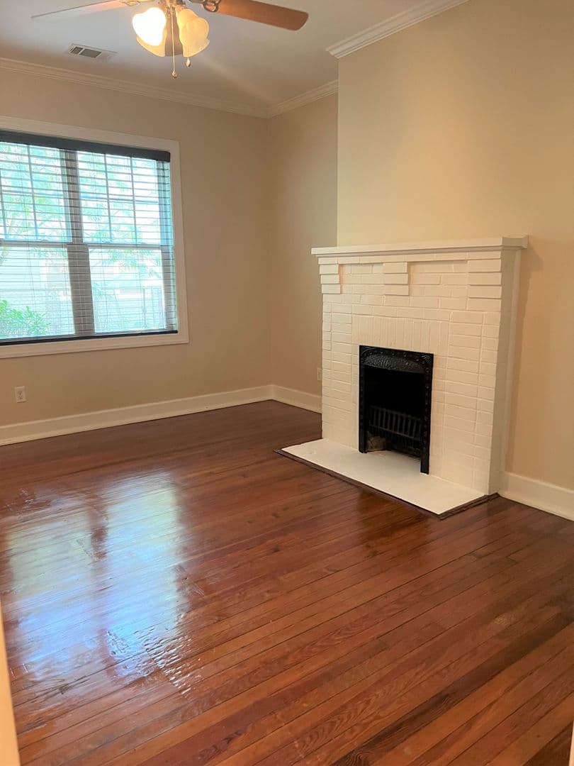 Savannah House: 308 E 40th st