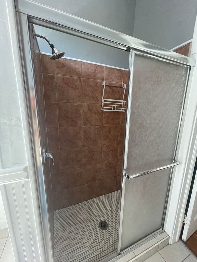 Savannah Apartment: 418 e 40th st