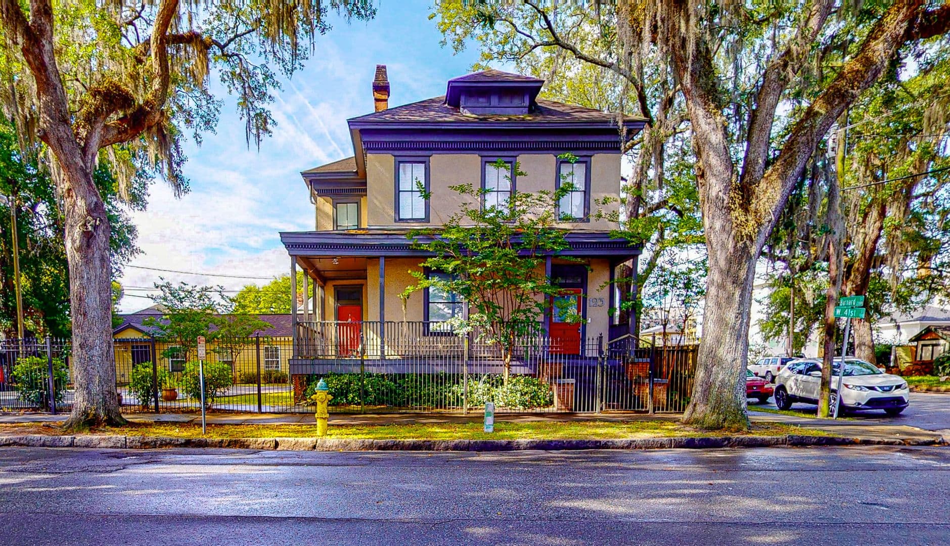 Savannah Apartment: 123 W 41st