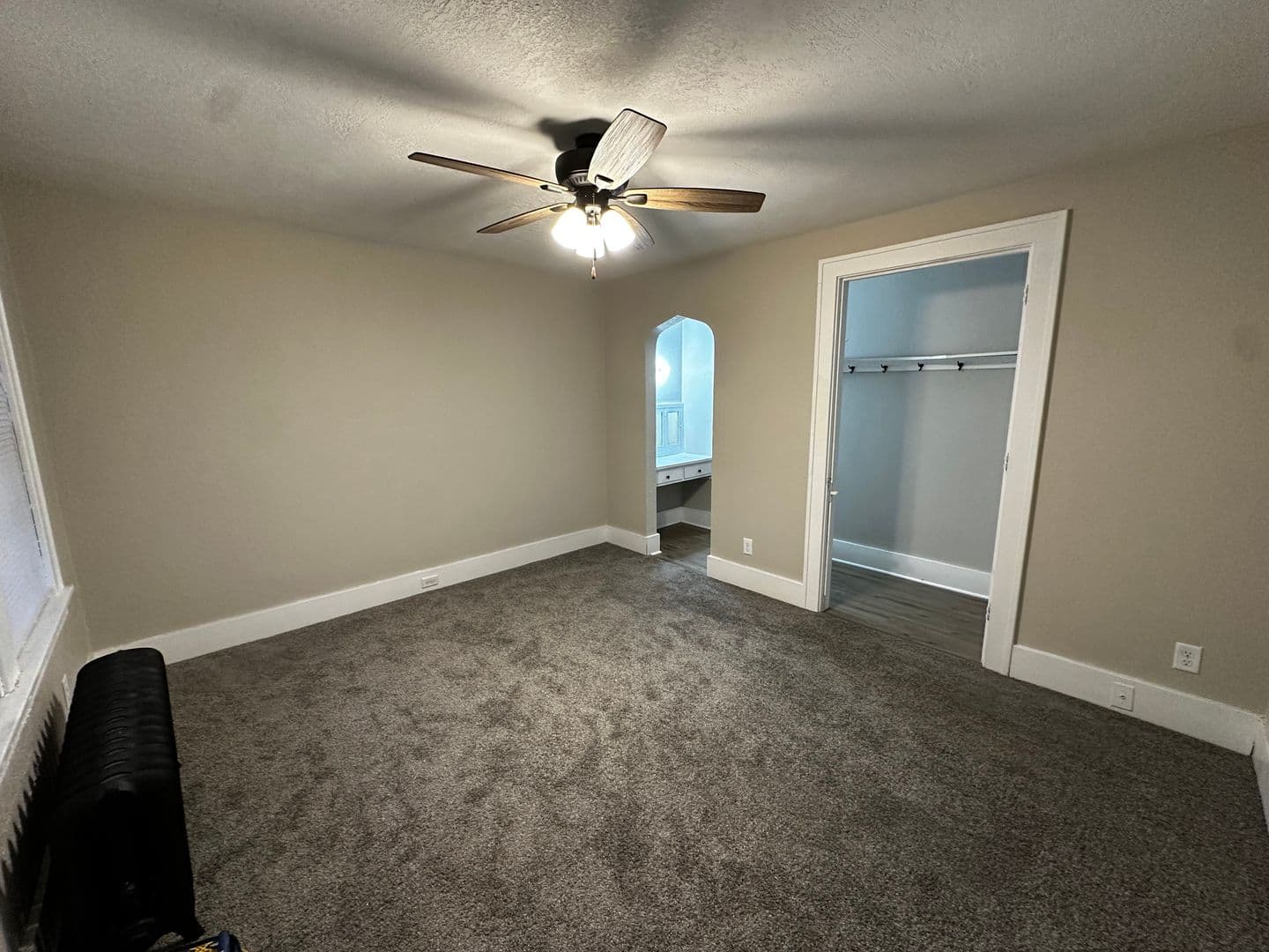 Rock Island Apartment: 1615 26th St