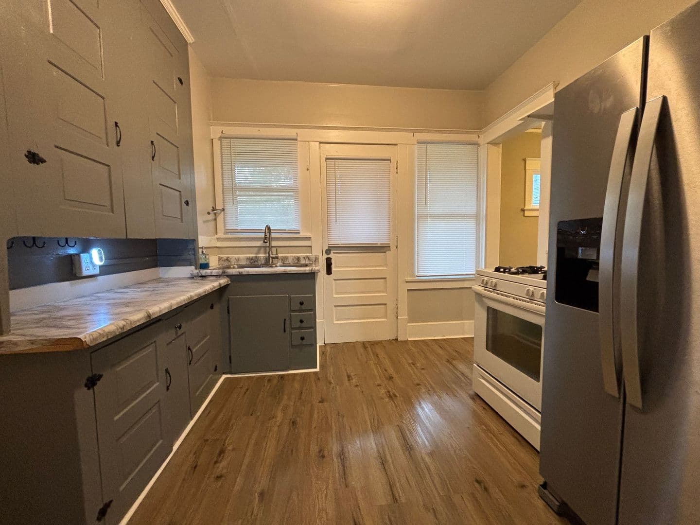 Moline Apartment: 1314-1316 17th St