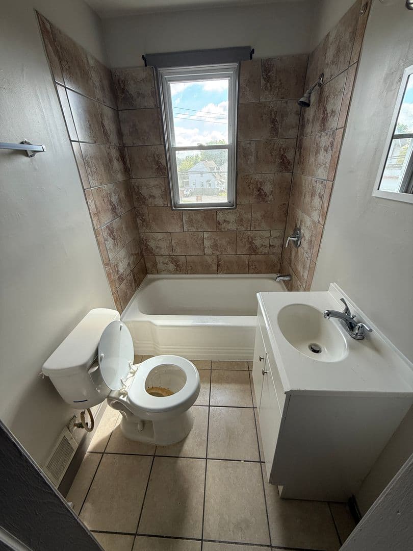 Baltimore Apartment: 3407 Frankford Ave