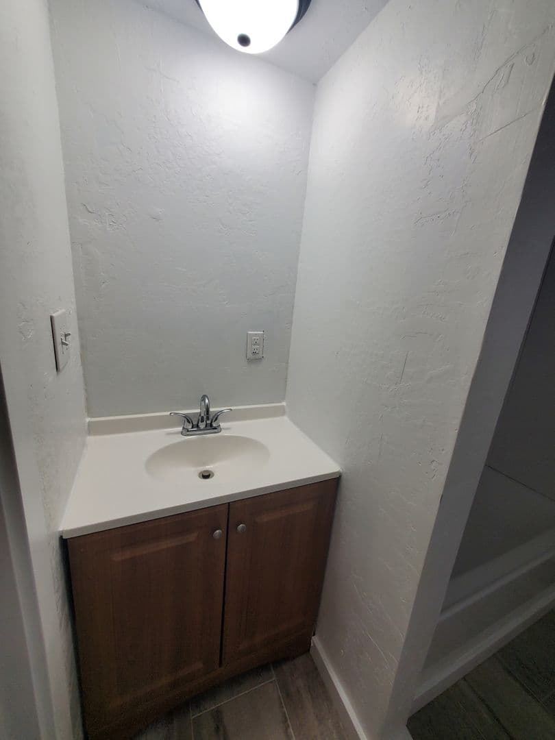 Klamath Falls House: 866 Riverside Dr