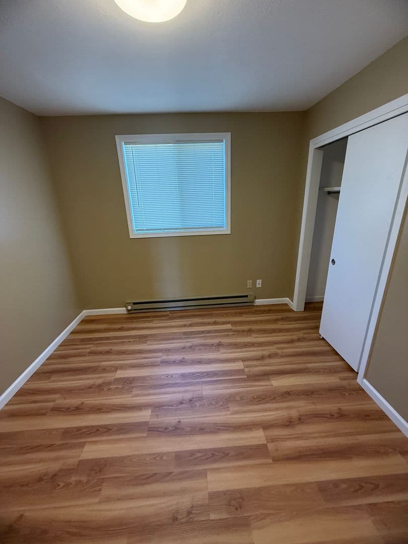 Klamath Falls Apartment: 2490 Nile