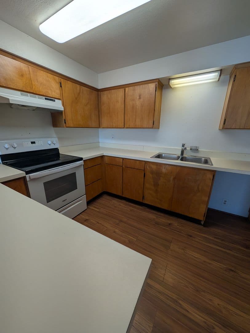 Klamath Falls Apartment: 105 N Broad St