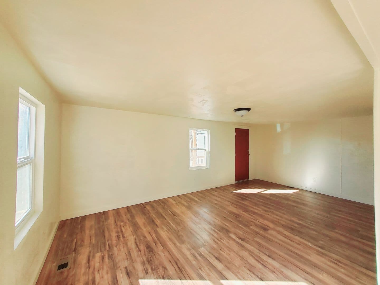Klamath Falls House: 866 Riverside Dr