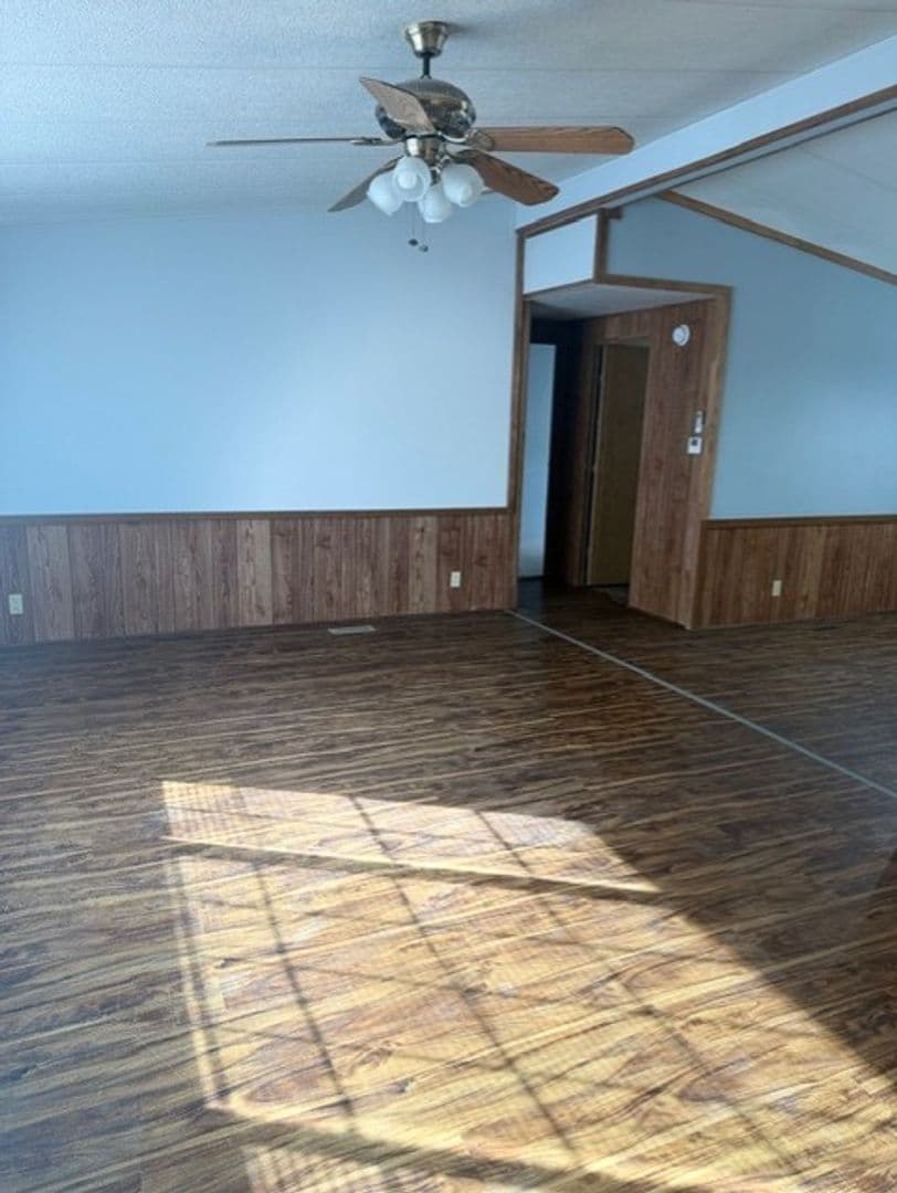 Klamath Falls House: 2346 Frontage Rd.