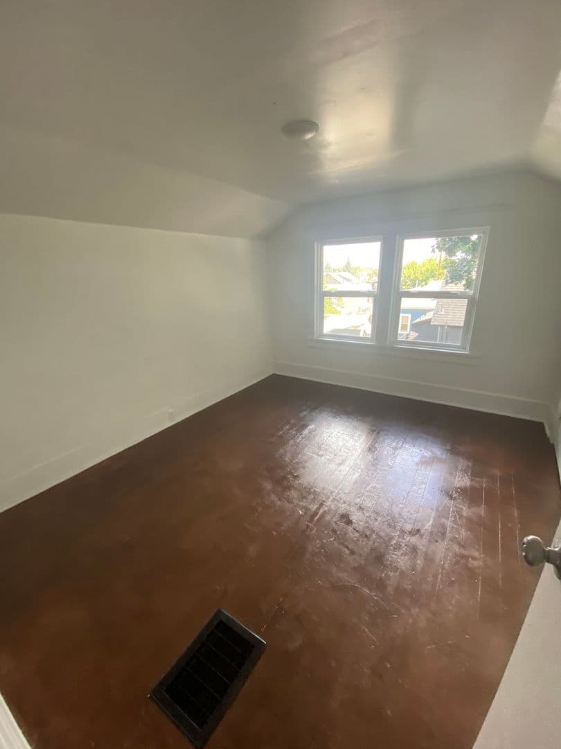 Klamath Falls House: 635 N. 9th St