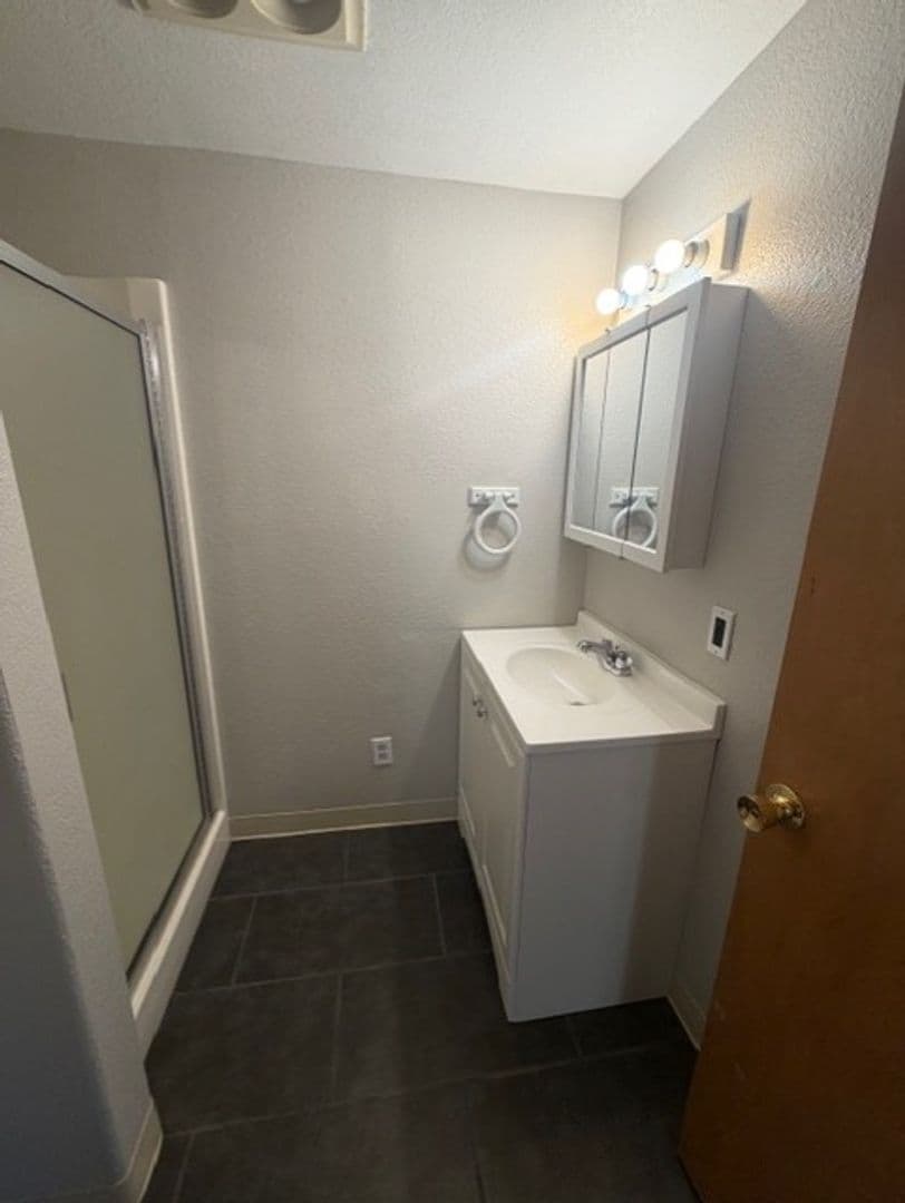 Klamath Falls House: 5122 Bryant Ave
