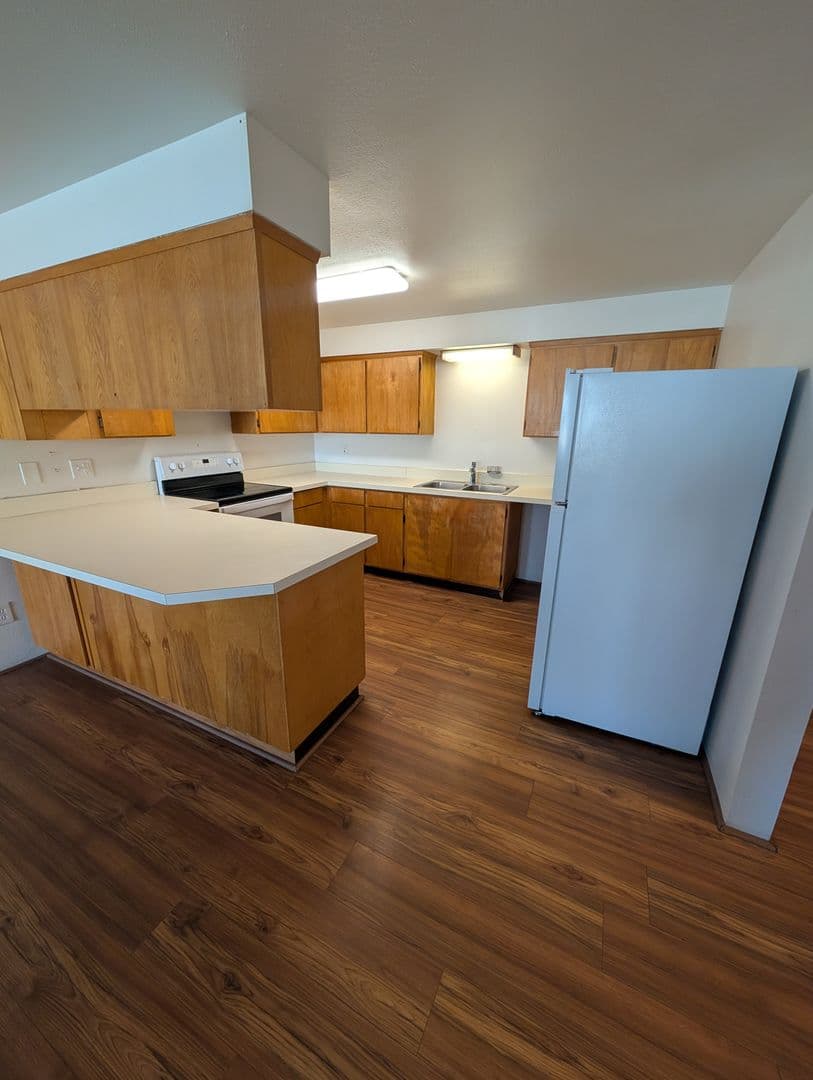 Klamath Falls Apartment: 105 N Broad St
