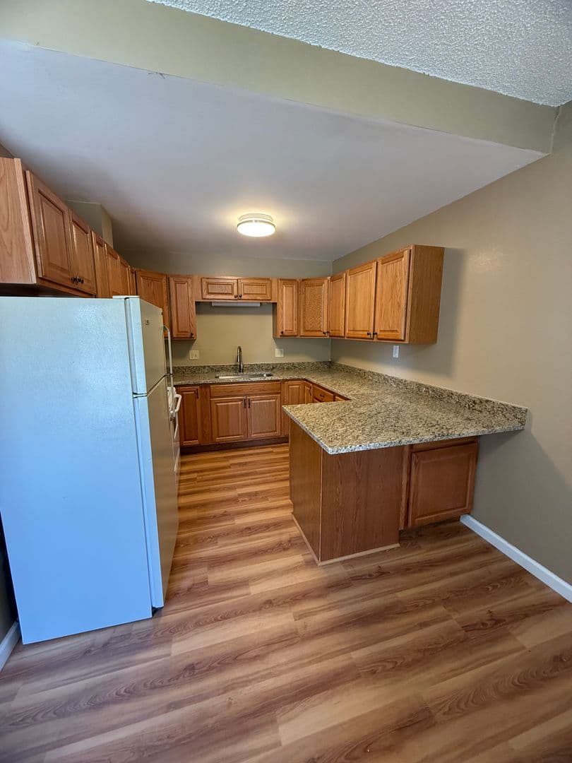 Klamath Falls Apartment: 2490 Nile