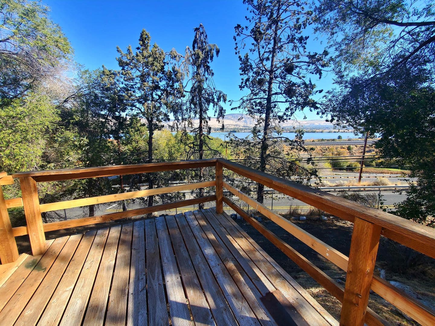 Klamath Falls House: 866 Riverside Dr