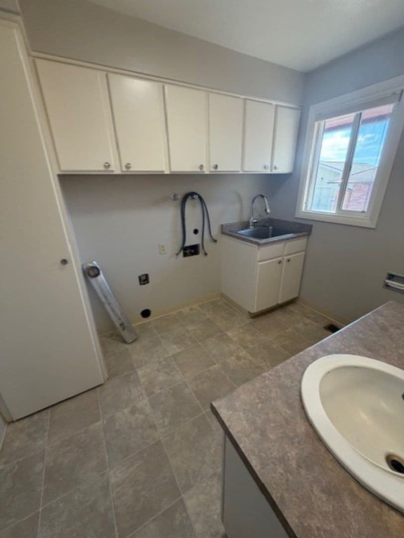 Klamath Falls House: 5122 Bryant Ave