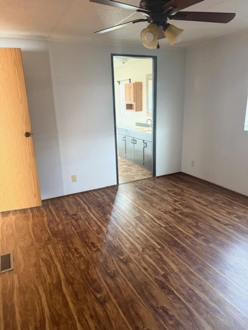 Klamath Falls House: 2346 Frontage Rd.
