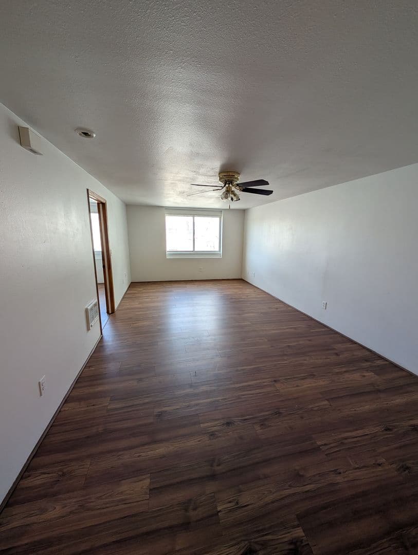 Klamath Falls Apartment: 105 N Broad St