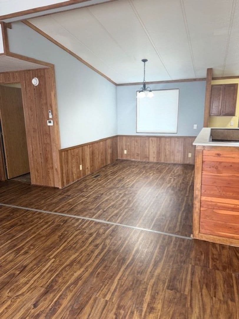 Klamath Falls House: 2346 Frontage Rd.