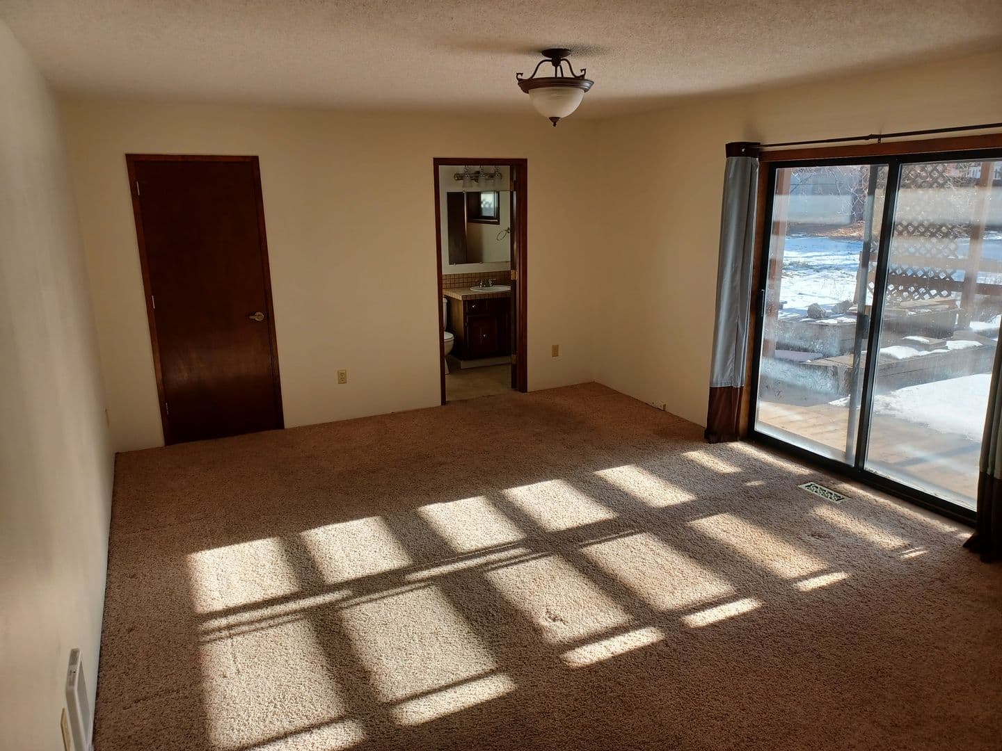 Klamath Falls House: 6724 Beckton
