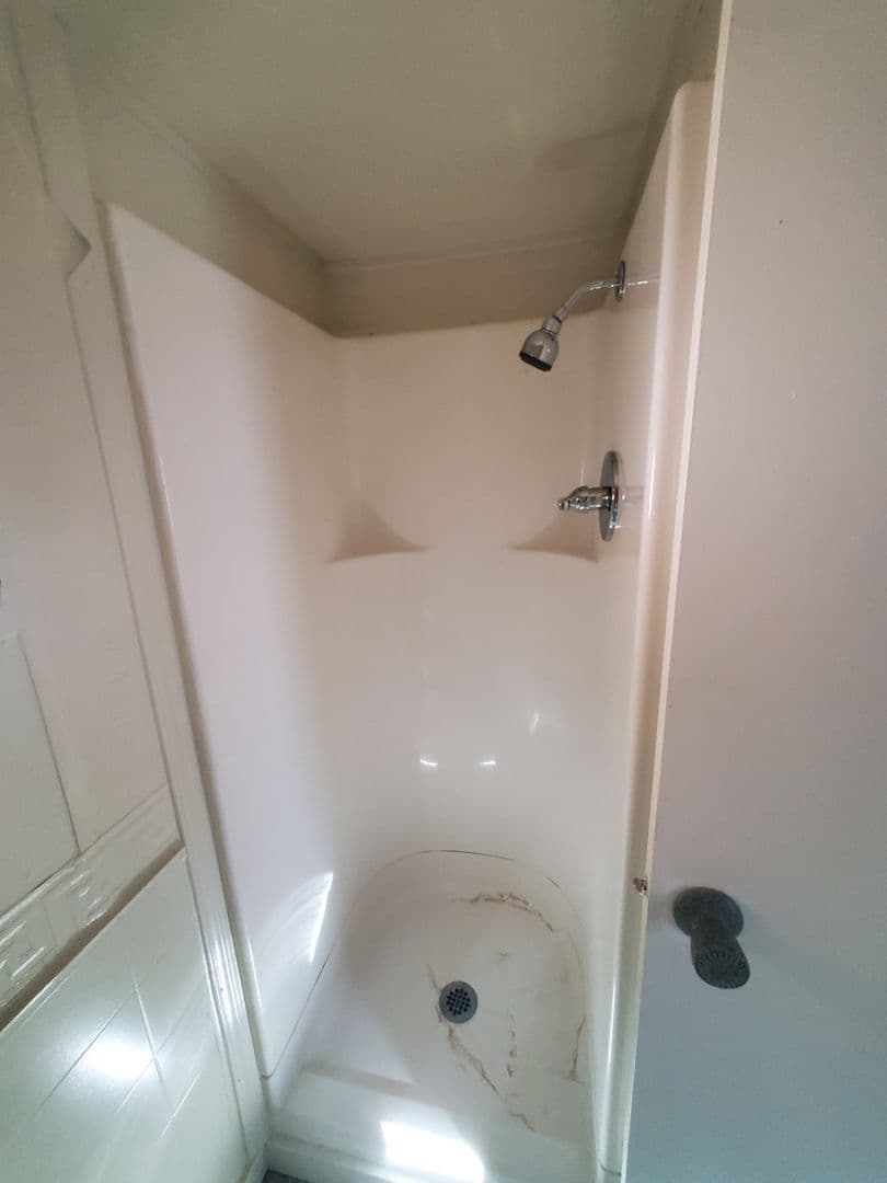 Klamath Falls House: 866 Riverside Dr